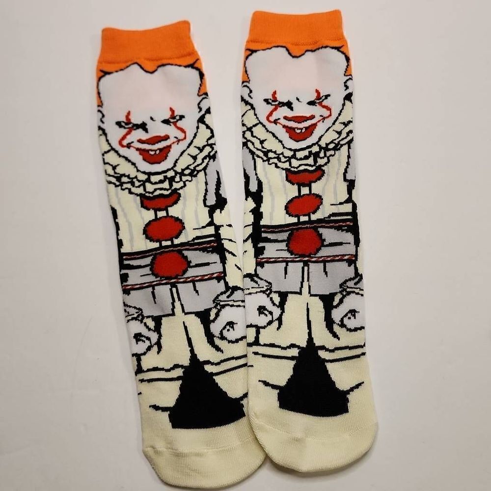 NWOT Mens (unisex) Pennywise Socks Size 7-10